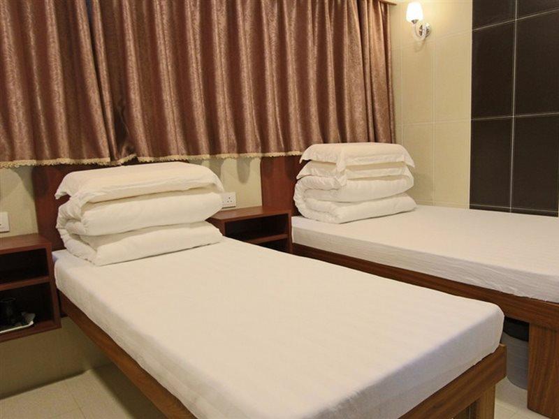 Prince Hotel Цзюлун Экстерьер фото