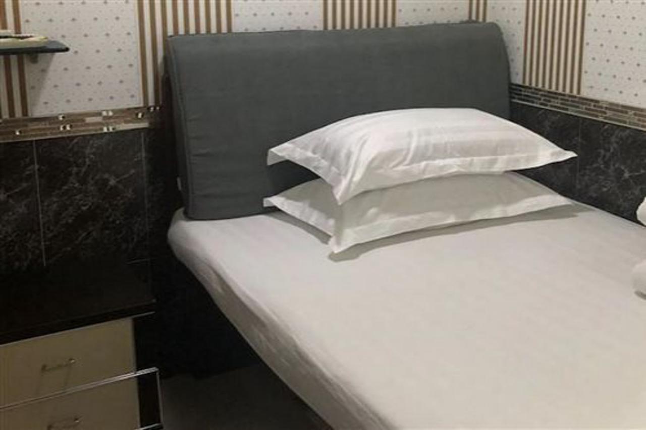 Prince Hotel Цзюлун Экстерьер фото