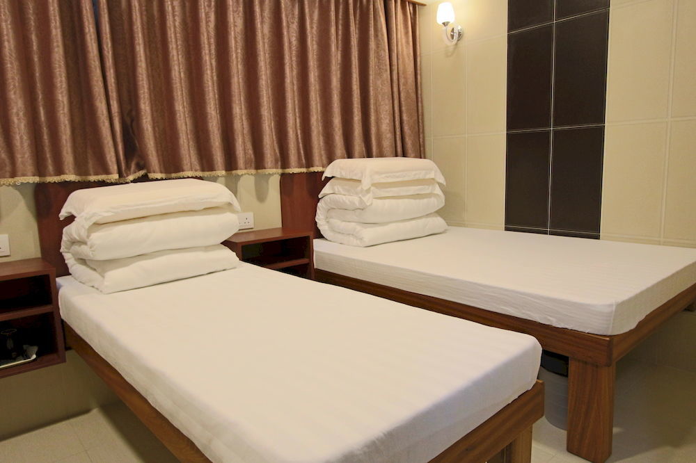 Prince Hotel Цзюлун Экстерьер фото